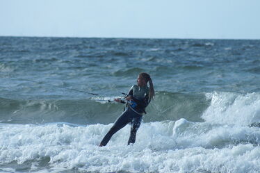 Bodydrag Übung beim Kitesurfen lernen im Salzhaff Rerik