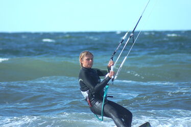 Kitesurfkurs an der Ostsee mit idealen Bedingungen für Anfänger